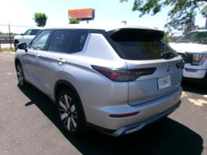 2025 Mitsubishi OUTLANDER SE — миниатюра 17