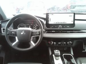 MITSUBISHI OUTLANDER SE - 4