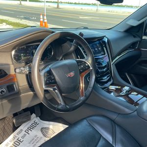 صورة 28 لـ 2019 Cadillac ESCALADE STANDARD