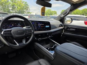 CHEVROLET SUBURBAN - 4