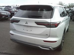 MITSUBISHI OUTLANDER SE - 2