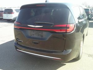 CHRYSLER PACIFICA TOURING L - 2