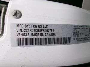 CHRYSLER VOYAGER LX - 7