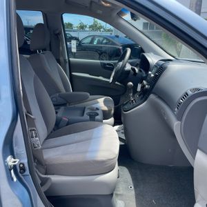 صورة 25 لـ 2012 KIA SEDONA LX