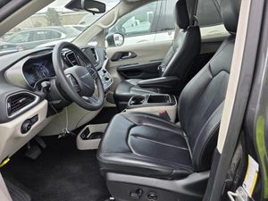 CHRYSLER PACIFICA TOURING L - 3