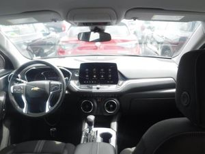 صورة 8 لـ 2025 Chevrolet BLAZER LT