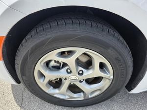 CHRYSLER PACIFICA LIMITED - 10