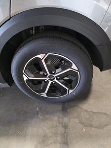 2025 KIA NIRO LX 缩略图 11