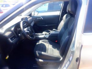 MITSUBISHI OUTLANDER SE - 3