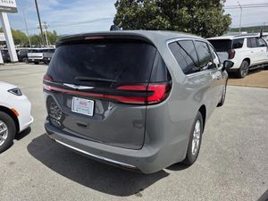 CHRYSLER PACIFICA SELECT - 2