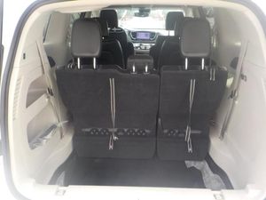 CHRYSLER PACIFICA TOURING L - 6