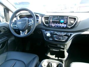 CHRYSLER PACIFICA SELECT - 4