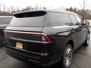 LINCOLN NAVIGATOR RESERVE - 2