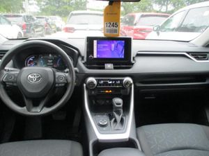 2025 Toyota RAV4 HYBRID XLE — фото 4