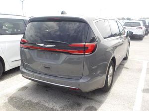 CHRYSLER PACIFICA TOURING L - 2