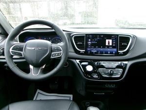 CHRYSLER PACIFICA SELECT - 4