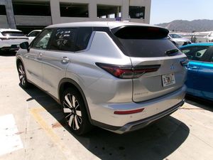 2025 Mitsubishi OUTLANDER SE thumbnail 17