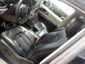 CHRYSLER PACIFICA TOURING L - 3