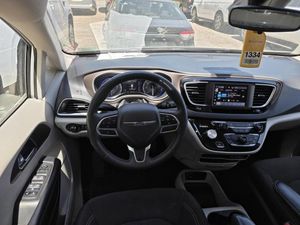 CHRYSLER VOYAGER LX - 4