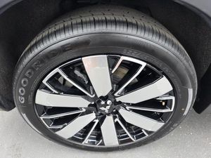 2025 Mitsubishi OUTLANDER SE — фото 9