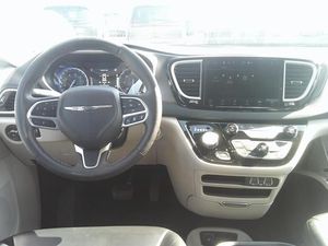 CHRYSLER PACIFICA TOURING L - 4