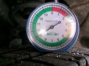 CHRYSLER VOYAGER LX - 9