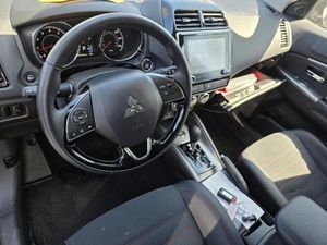 2025 Mitsubishi OUTLANDER SPORT SE 照片 4