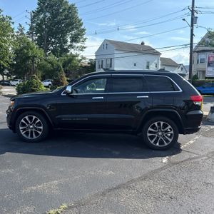 2017 JEEP GRAND CHEROKEE OVERLAND — фото 6