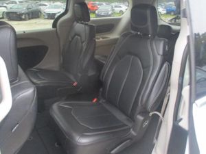 2024 Chrysler PACIFICA TOURING L — миниатюра 16