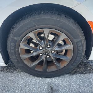 2021 Chrysler PACIFICA TOURING L — миниатюра 13