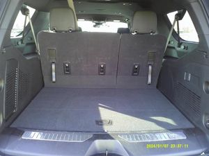 CHEVROLET SUBURBAN Z71 - 6