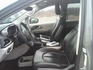 CHRYSLER PACIFICA TOURING L - 3