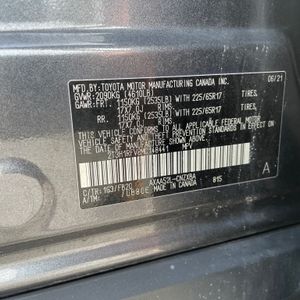 صورة مصغرة 41 لـ 2021 Toyota RAV4 LE