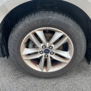 FORD EDGE SEL - 10