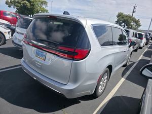 CHRYSLER PACIFICA TOURING L - 2