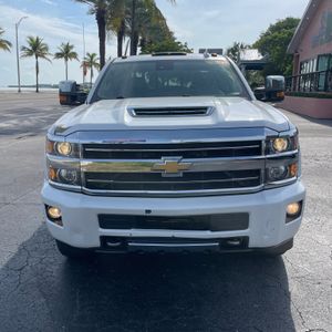 صورة 8 لـ 2019 Chevrolet SILVERADO 2500HD HIGH COUNTRY