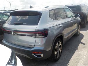 2025 Volkswagen TAOS SE 照片 2