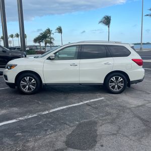 Nissan Pathfinder SV - 2