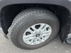 صورة 10 لـ 2025 Toyota SEQUOIA SR5