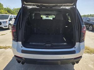 CHEVROLET SUBURBAN Z71 - 6