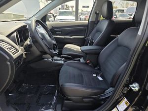 2025 Mitsubishi OUTLANDER SPORT 照片 3