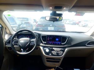 CHRYSLER PACIFICA TOURING L - 4