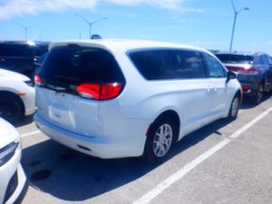 CHRYSLER VOYAGER LX - 2