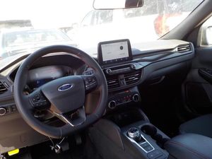 FORD ESCAPE ST-LINE - 4