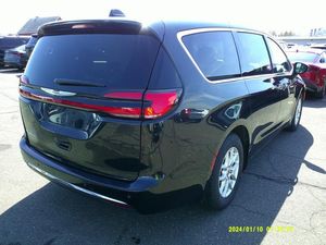 CHRYSLER PACIFICA TOURING L - 2