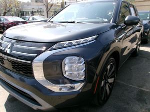 2025 Mitsubishi OUTLANDER SE photo 1