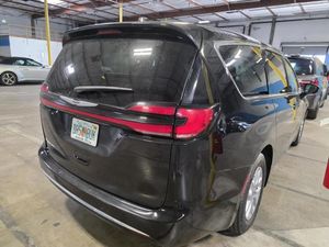 CHRYSLER PACIFICA TOURING L - 2