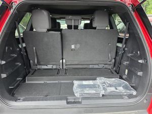 صورة 6 لـ 2025 Toyota SEQUOIA SR5