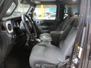 صورة 3 لـ 2025 JEEP WRANGLER SPORT