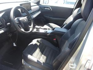 MITSUBISHI OUTLANDER SE - 3